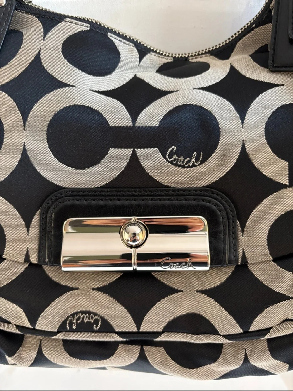 Coach Black & Cream Signature Shoulder Bag - Picture 2 of 16